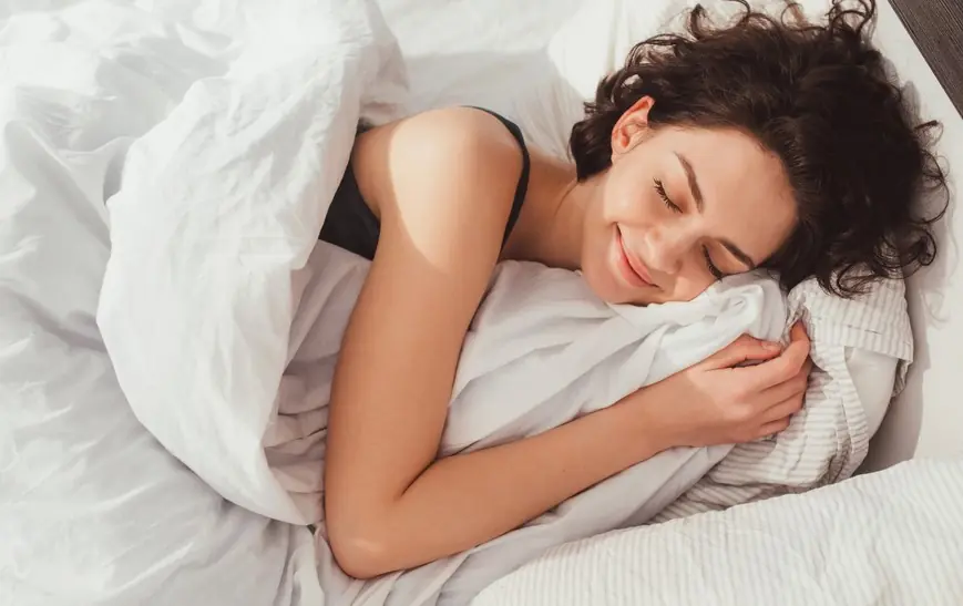 What Sleeping on the Left Side Does for Your Brain, Stomach, and Glymphatic Health