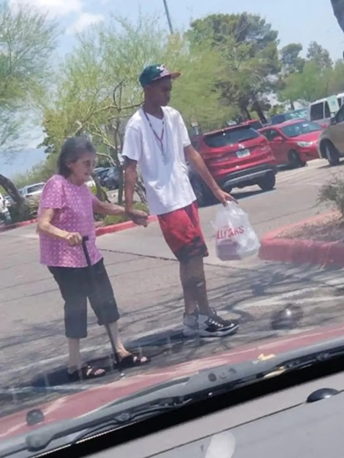 13-Year-Old Dashawn’s Kind Act at the Mall Leaves Everyone in Tears