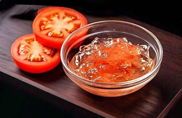 Tomato Benefits for Skin – Rub Tomato Slice on Face