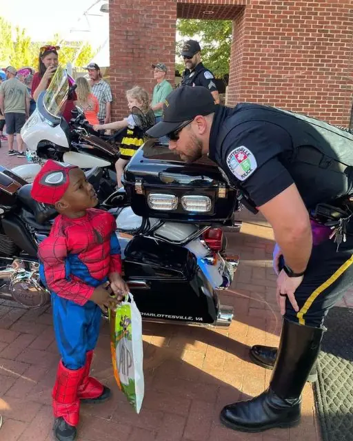 A Little Boy in a Spiderman Costume Takes on the Police And Teaches Us a Big Lesson in Confidence