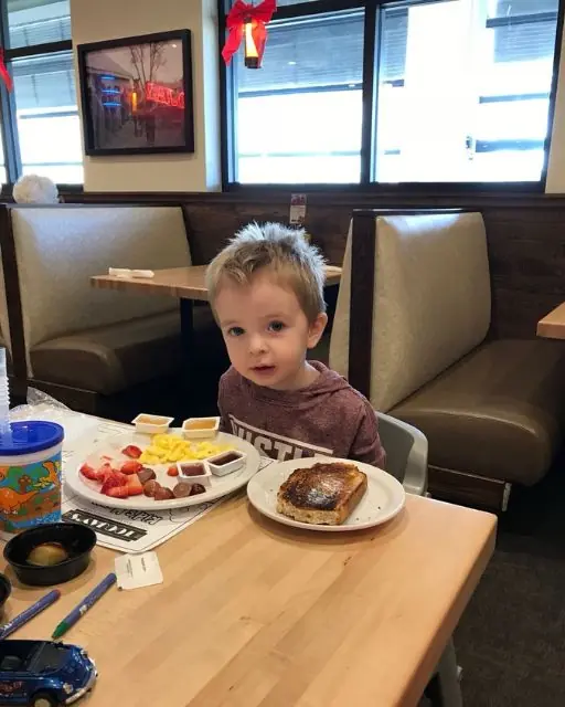 I Just Wanted a Cute Picture of My Son But His Gesture Made Me Drop the Camera