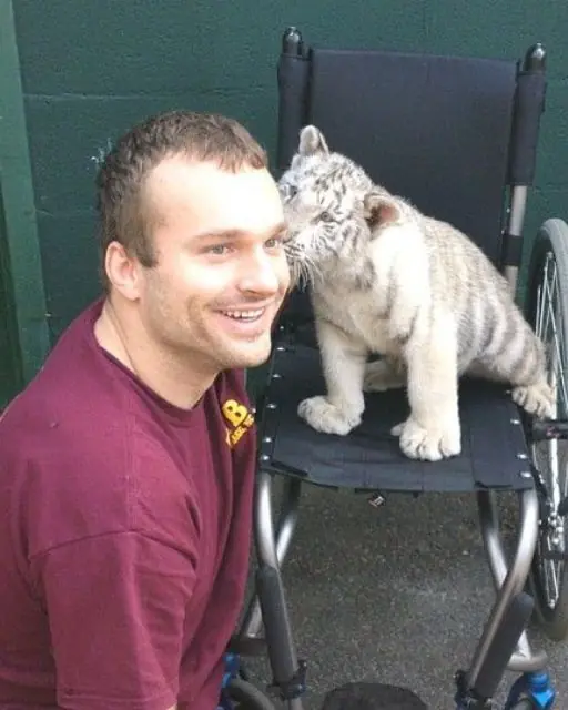 THEY TOLD ME THE TIGER CUB WAS JUST FOR A PHOTO BUT THEN HE DID SOMETHING NO ONE COULD EXPLAIN