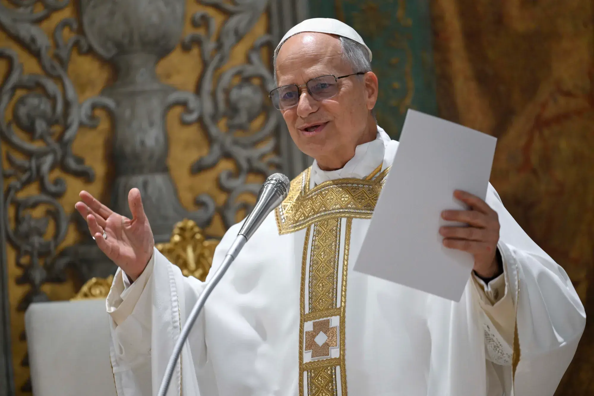 Pope Leo's menacing one-word message to America leaves people stunned