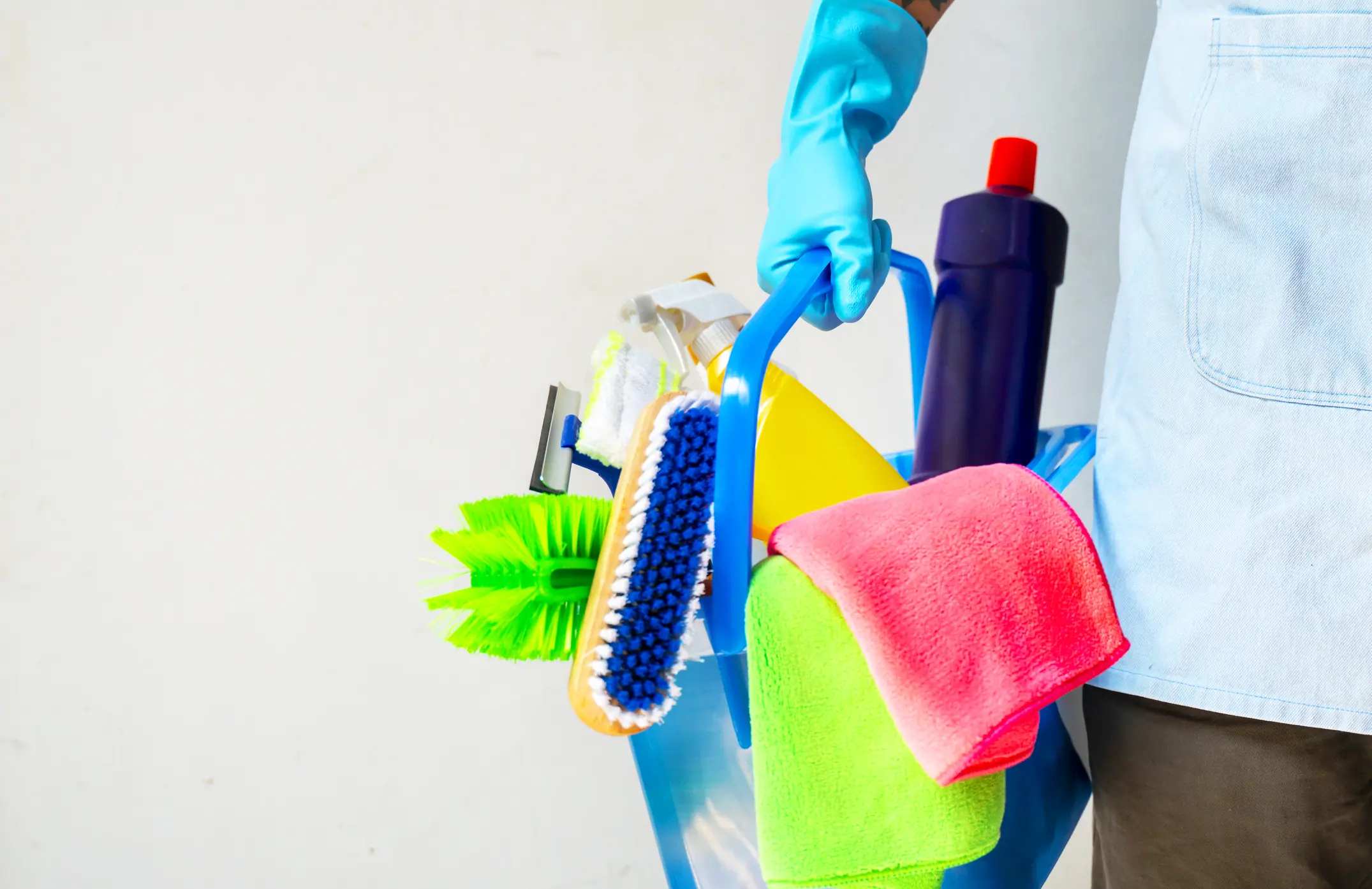 The Ultimate Home Cleaning Schedule: Daily, Weekly, Monthly & Seasonal Checklists for a Sparkling Home