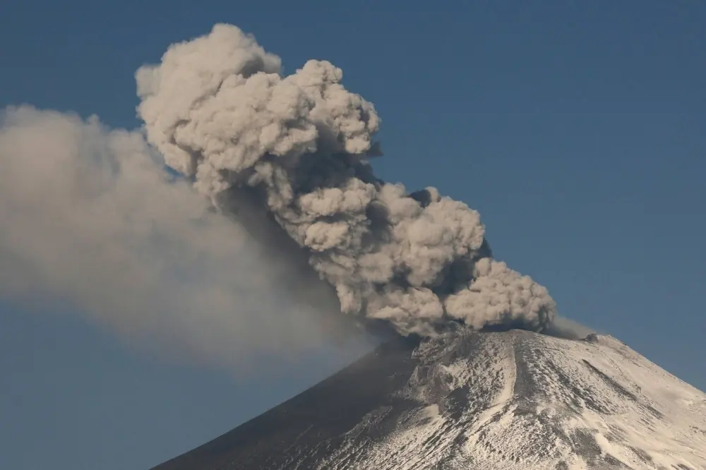 Volcano Warning Alerts Elevated: Possible Erupti0ns in Hawaii and Alaska