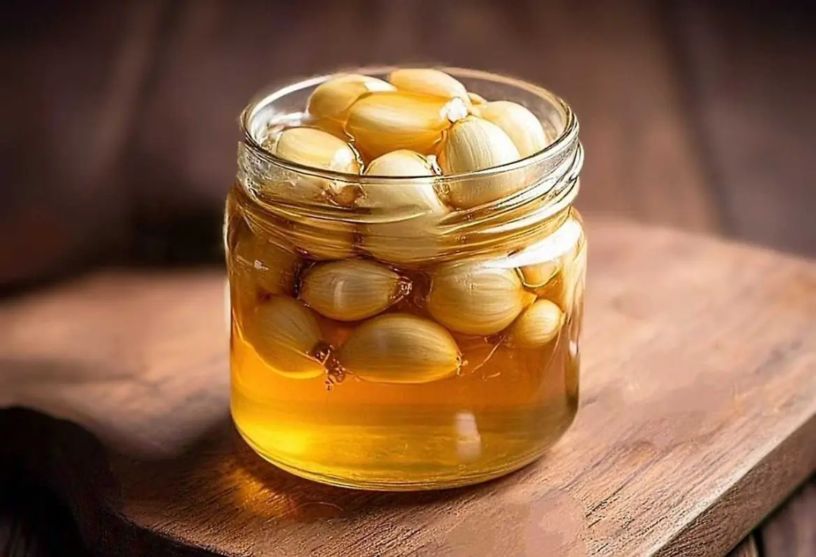 Homemade Garlic mixed Honey: Natural Remedies for Acne, Cold and Cough