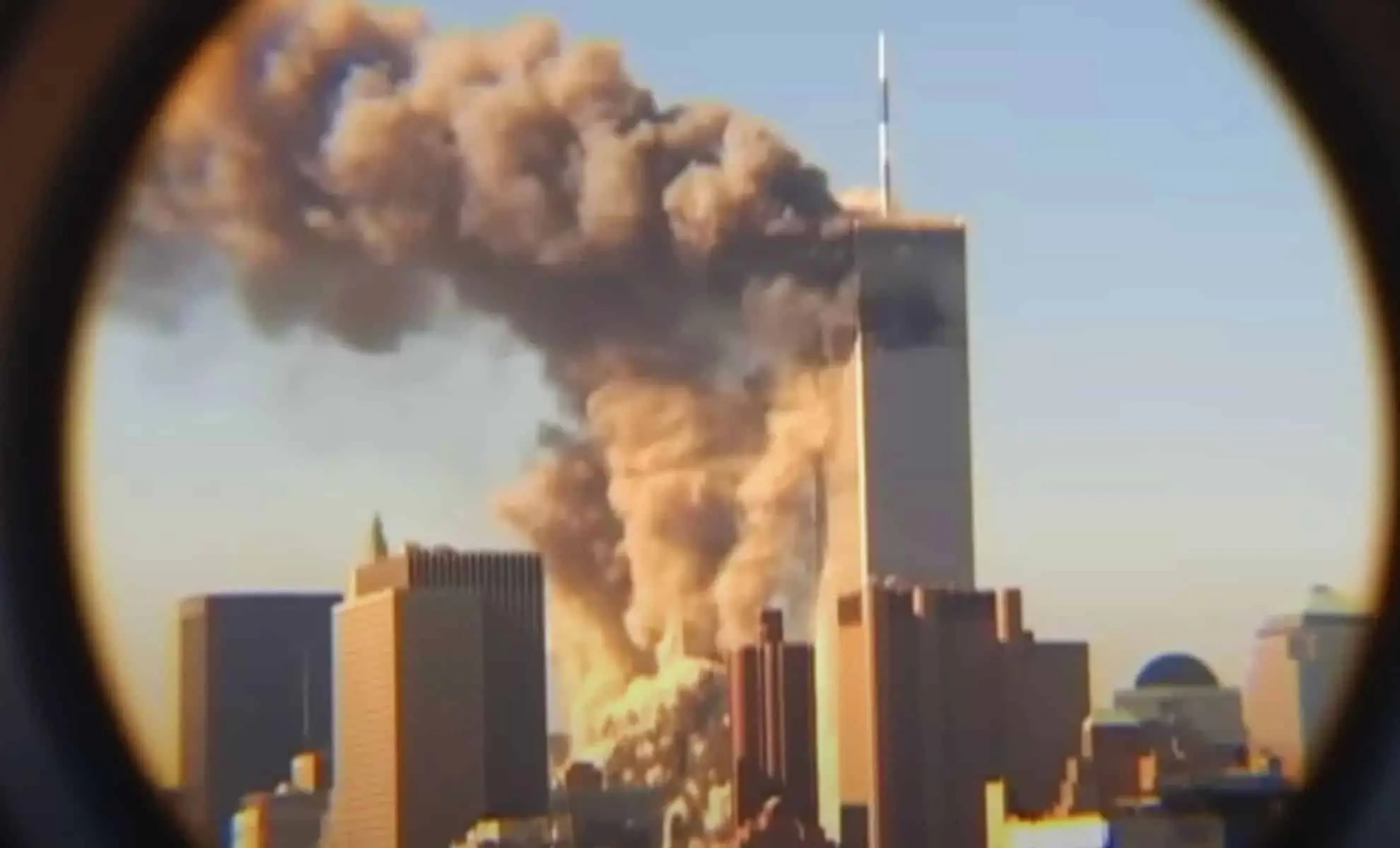 23 Years Later, Man Unveils Chilling Never-Before-Seen Footage of 9/11 Twin Tower Coll@pse