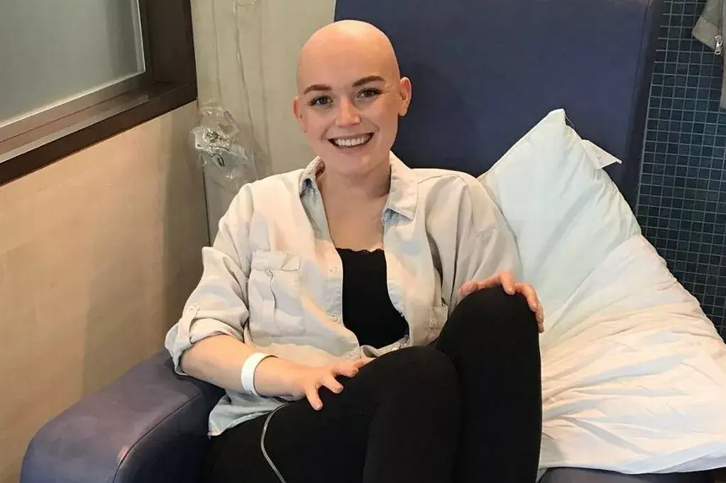 Young Woman Shares Three Overlooked C@ncer Symptoms Before Stage 4 Diagnosis