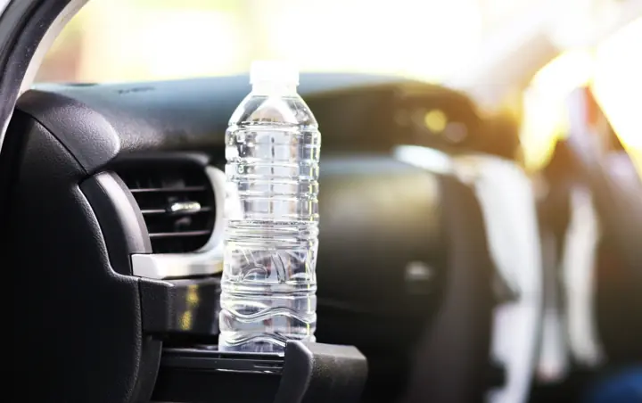 Why You Should Never Leave a Water Bottle in Your Car: F!re Risk and Safety Tips