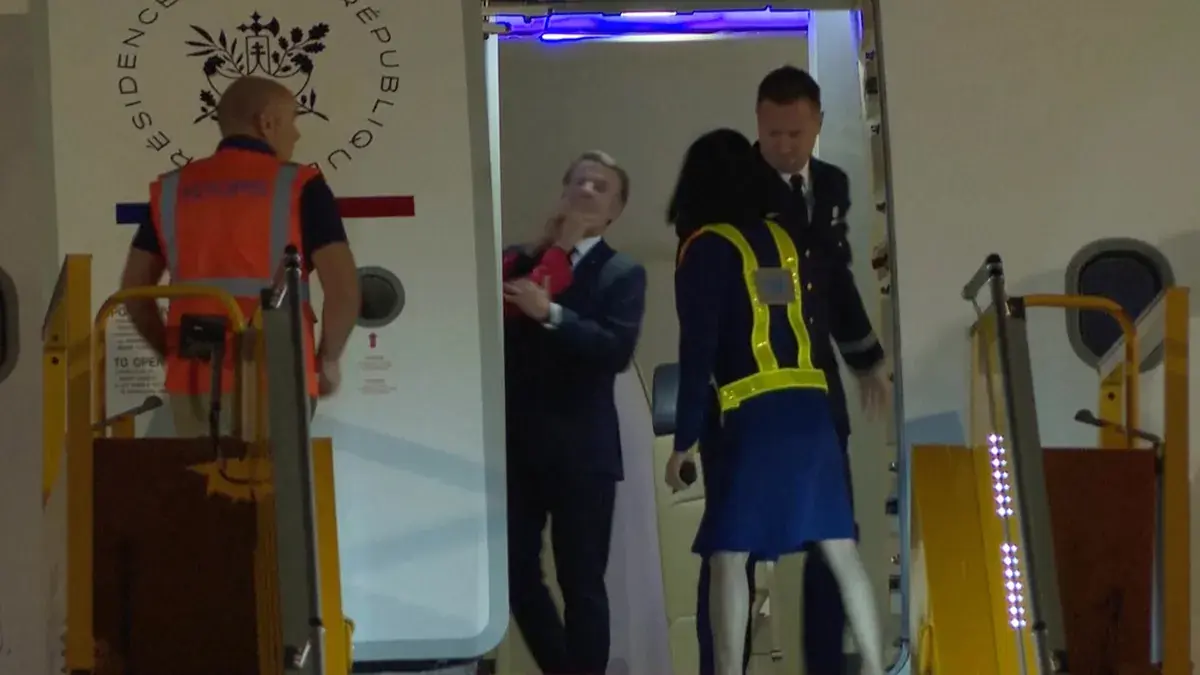 Netizens sh0cked as Emmanuel Macron getting pushed in the face by his wife, French president’s explanation of the viral clip surprises everyone even more