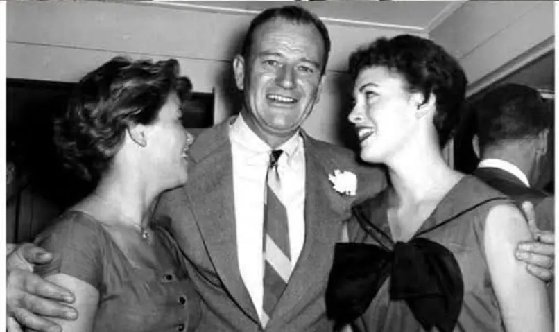 Inside the Life of John Wayne’s Children After His Divorce: Melinda Wayne Shares Personal Memories