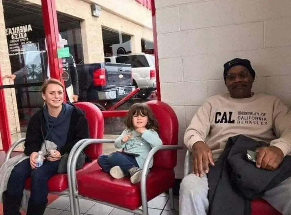 Stranger's $800 Act of Kindness at Tire Shop Leaves Everyone Speechless - What Happened Next Will Restore Your Faith