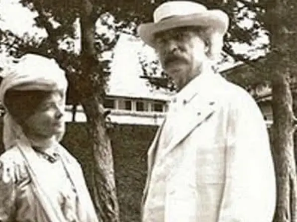 MARK TWAIN & OLIVIA: A LOVE STORY OF UNWAVERING DEVOTION AND QUIRKY COMPANIONSHIP