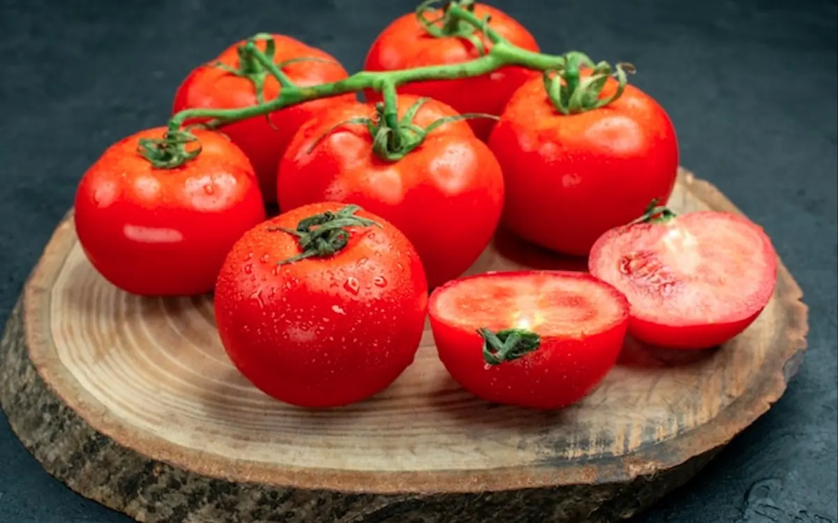 Tomato Benefits for Skin – Rub Tomato Slice on Face