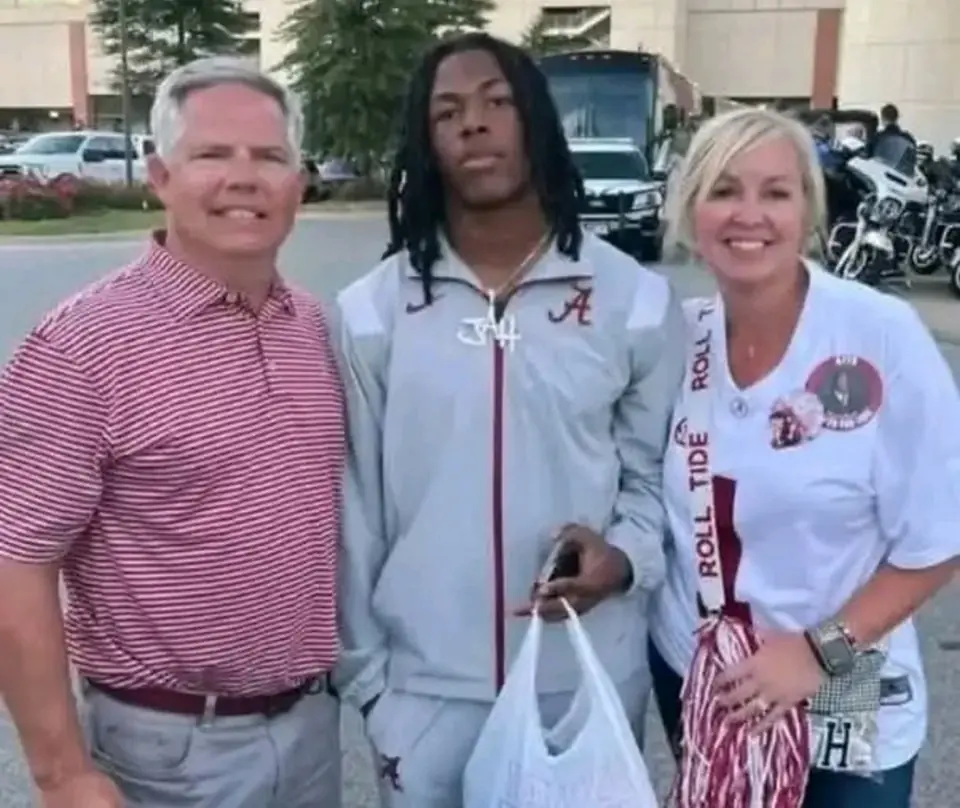 From Hardship to NFL Stardom: Jahmyr Gibbs’ Inspiring Journey with Adoptive Parents