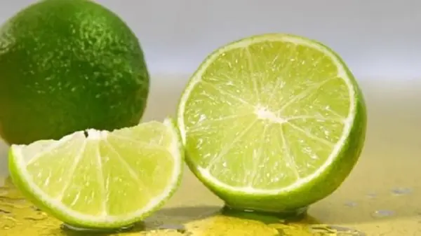 Say Goodbye to Mosquitoes: Easy DIY Solution Using Lemon and Cloves