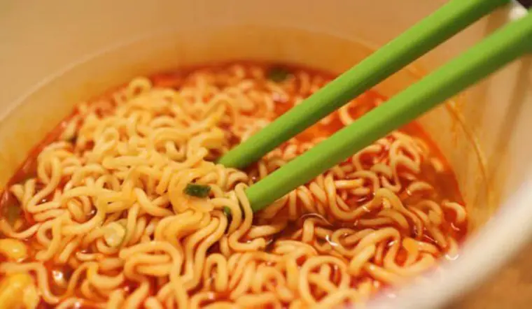 4 Ways to Eat Instant Noodles Safely Without Harm