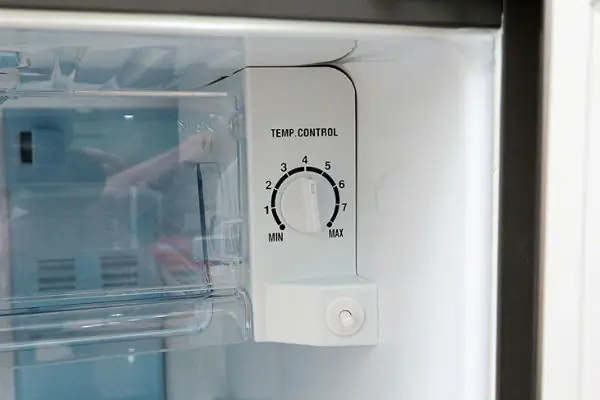 Summer Refrigerator Settings: Optimal Temperatures to Maximize Energy Savings