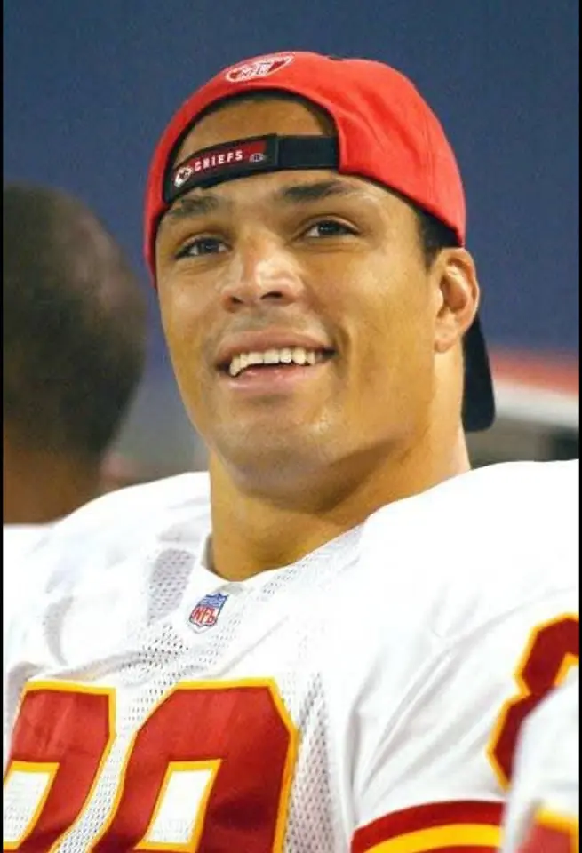 Tony Gonzalez: The Legendary Tight End Who Transformed the NFL and Inspired Generations