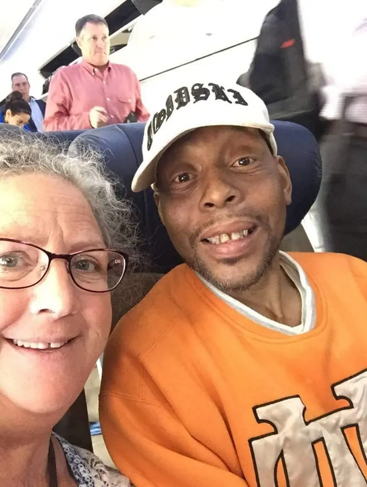 The Unforgettable Flight: How a Simple Act of Kindness Made a Man's First Airplane Ride a Journey of Pure Joy