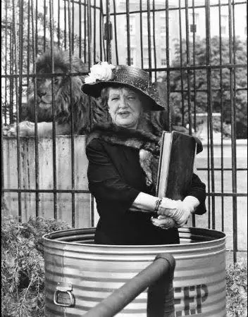 Marion Lorne’s Timeless Magic: From Stage Pioneer to Beloved Aunt Clara