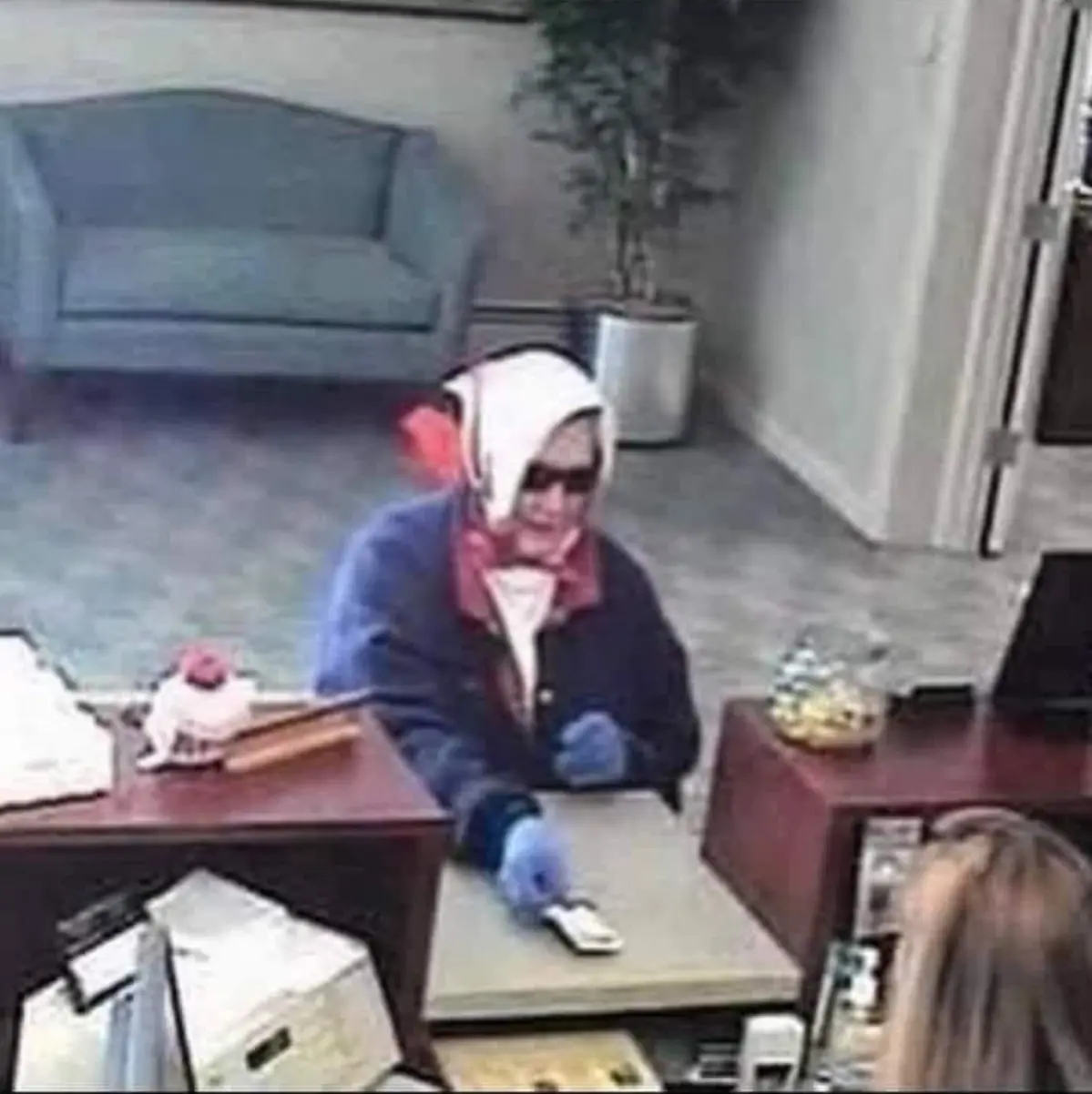 The Wisdom of Experience: How a $10 Withdrawal Taught a Bank Teller a Priceless Lesson